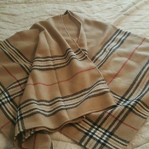 Wrap with tan red black design